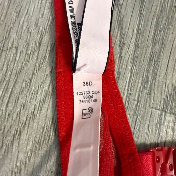 Victorias Secret Red Lace Bra Lined Demi Size 36D Floral Design Adjustable Strap - Picture 9 of 15
